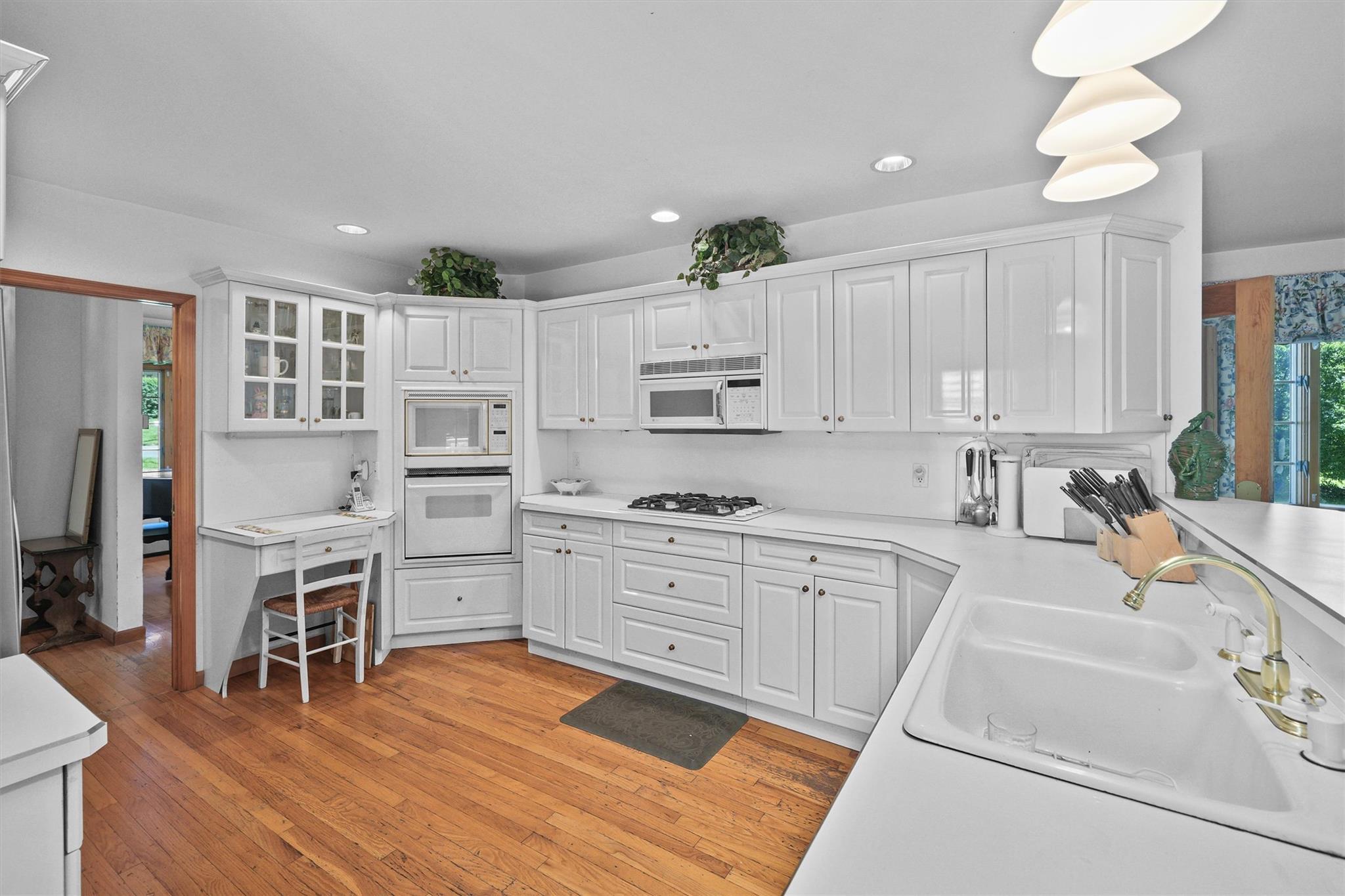 152 Locust Road, Pleasantville, New York image 11