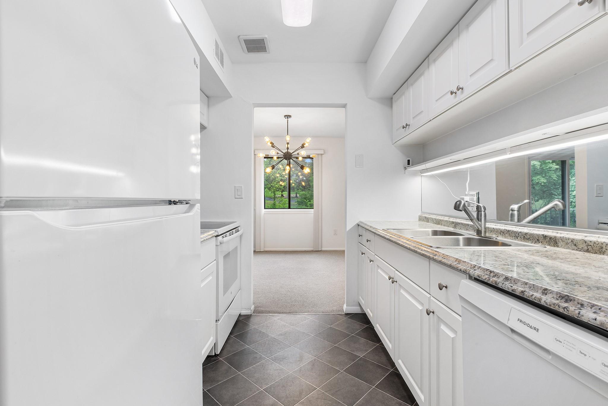 408 Cherry Hill Drive, Poughkeepsie, New York image 6