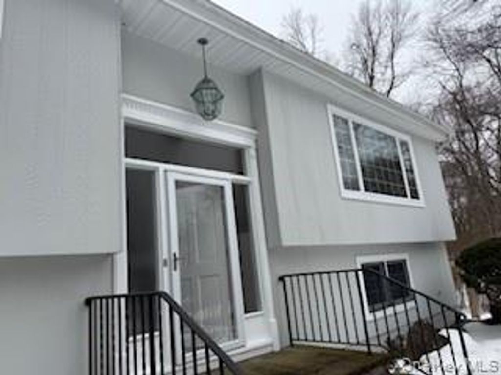 Photo of 48 Cypress Lane, Briarcliff Manor, NY 10510 (MLS # 956579)