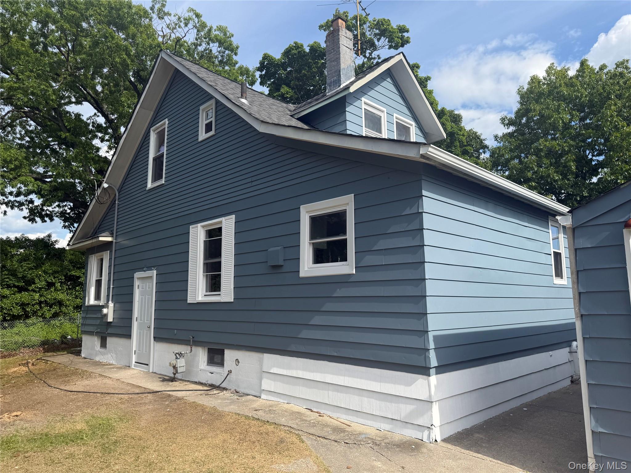 144 Carleton Avenue