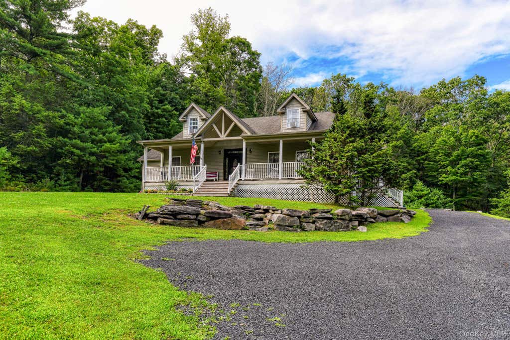 Photo of 178 Upper Pine Kill Road, Westbrookville, NY 12785 (MLS # 1029399)
