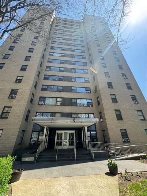 Homes For Sale - 8 Fordham Hill Oval #1B<br/> Bronx, NY 10468
