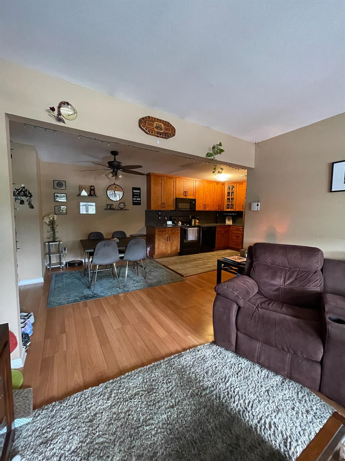 100 Connetquot Avenue #4, East Islip, New York image 3