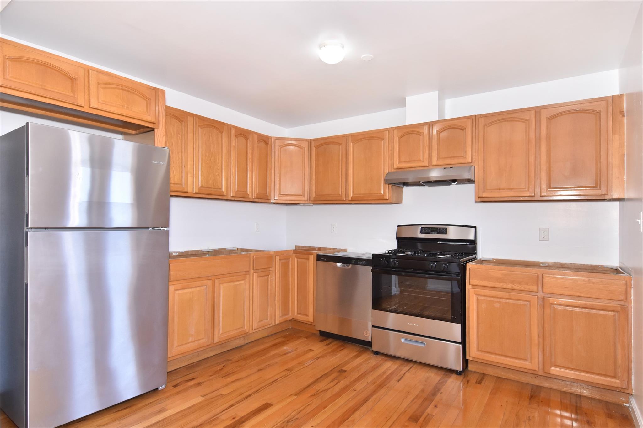 12 n broadway 3B