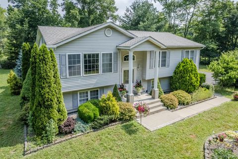 Homes For Sale - 300 Mountain Lodge Road<br/> Monroe, NY 10950