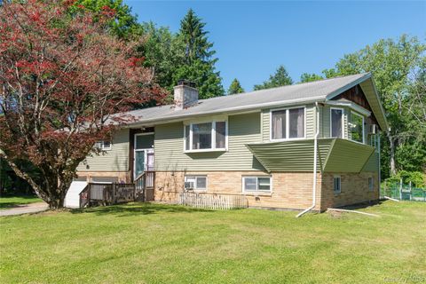 Homes For Sale - 10 Millbank Road<br/> Poughkeepsie, NY 12603