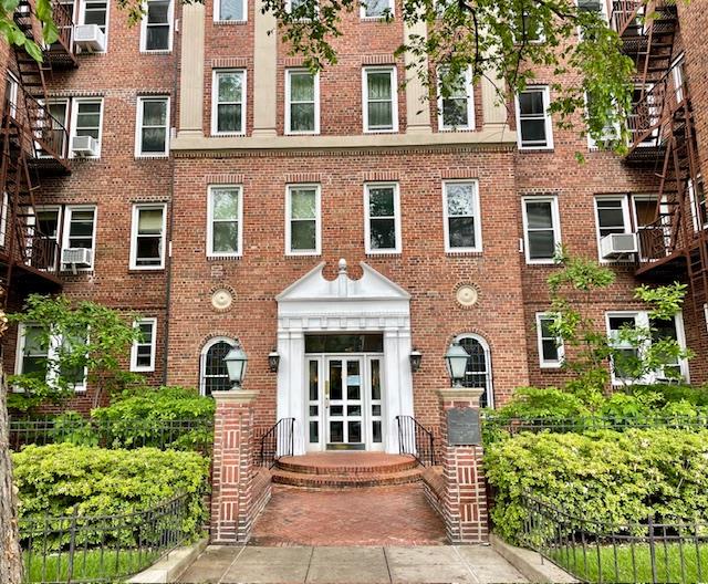 34 Avenue 1H, Jackson Heights, Queens, NY - 1 Bathrooms  
2 Rooms - 