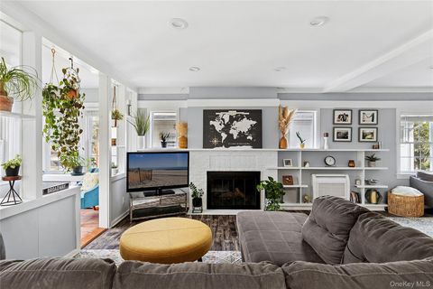 Photo of 142 Rocklyn Avenue, Lynbrook, NY 11563 (MLS # 919812)