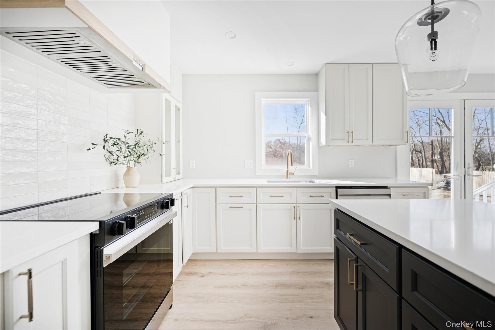 909 Ostrander Avenue