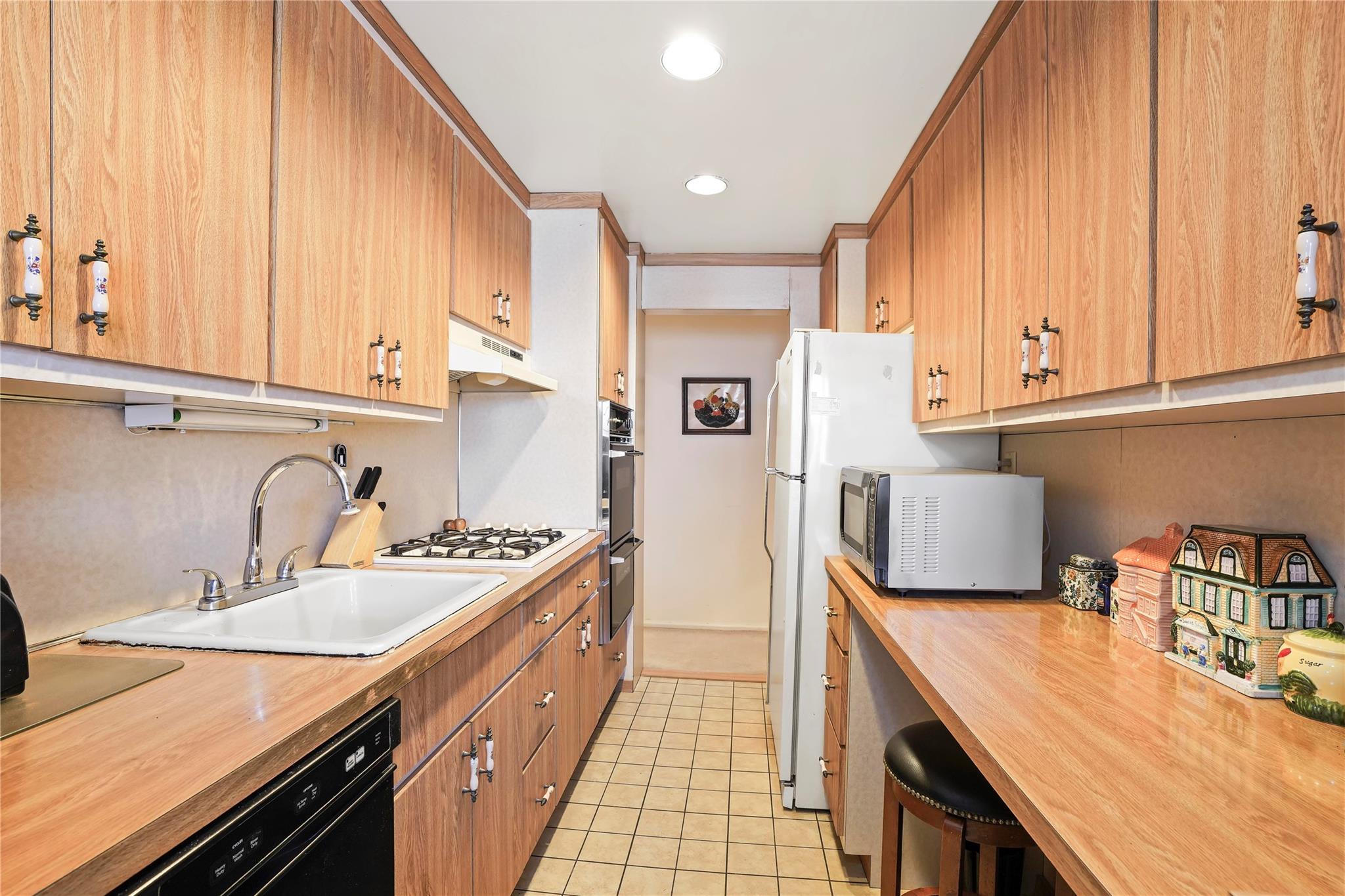 89-35 155th Avenue #3C, Howard Beach, New York image 11
