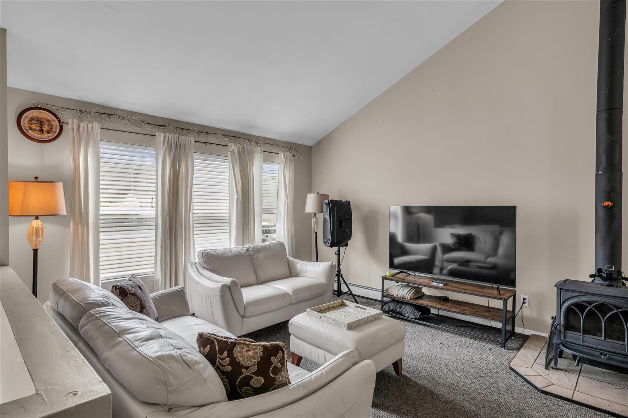 650 N Dunton Avenue, East Patchogue, New York image 4