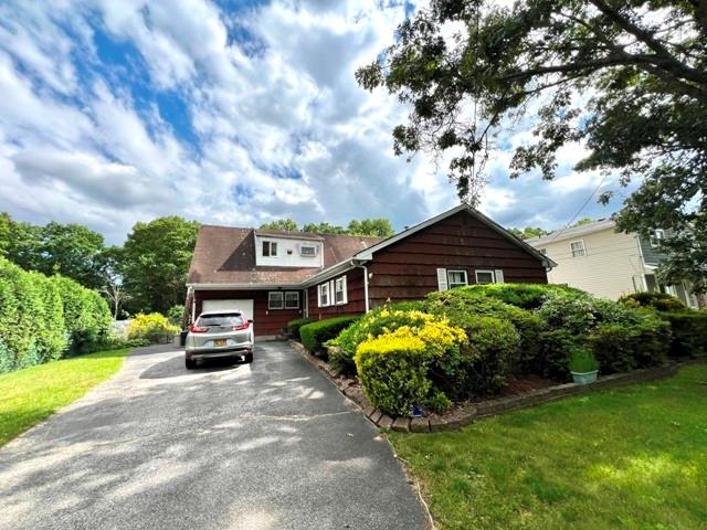 76 Teddy Court, Ronkonkoma, New York image 4