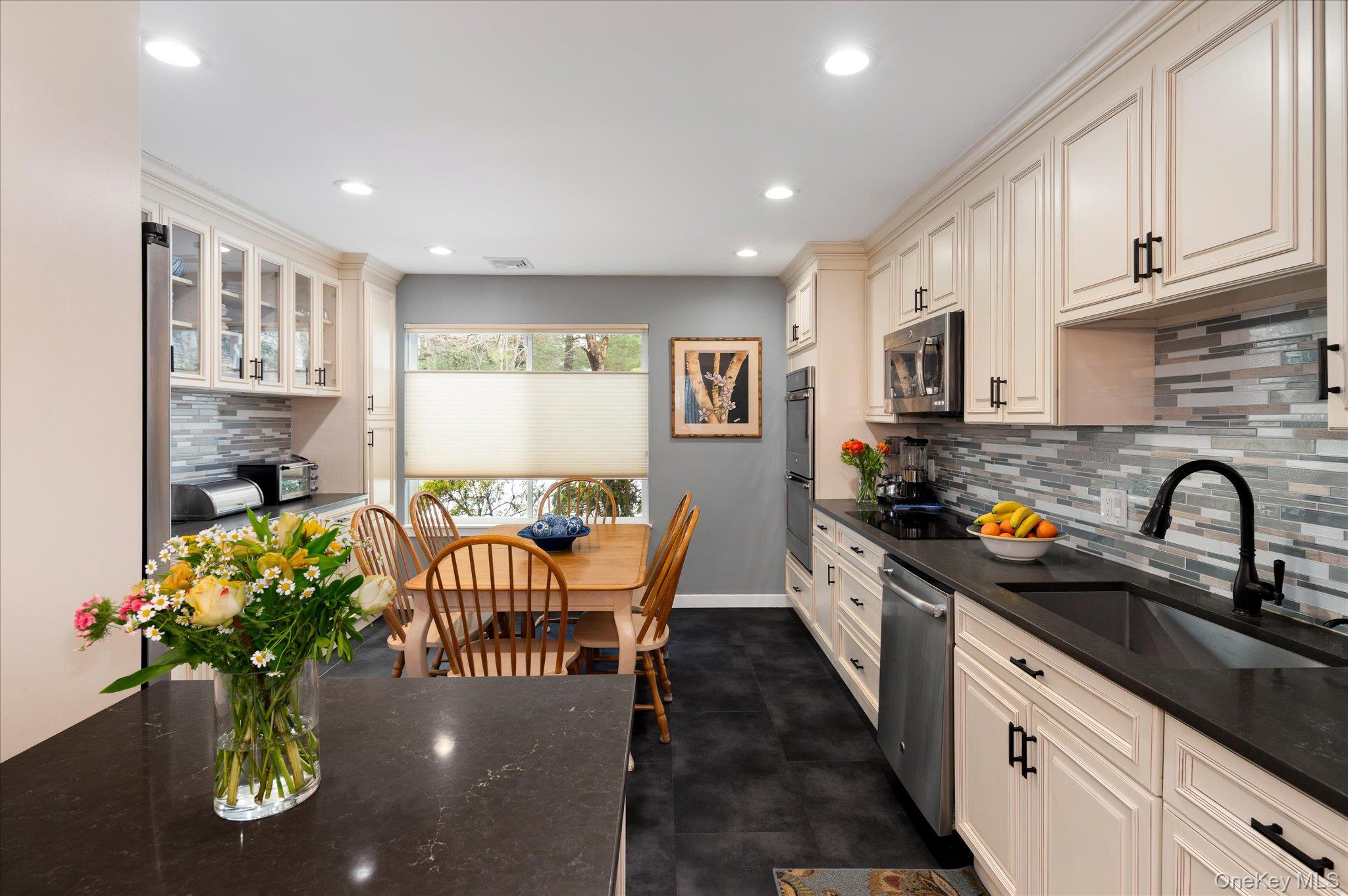 392 Heritage Hills A