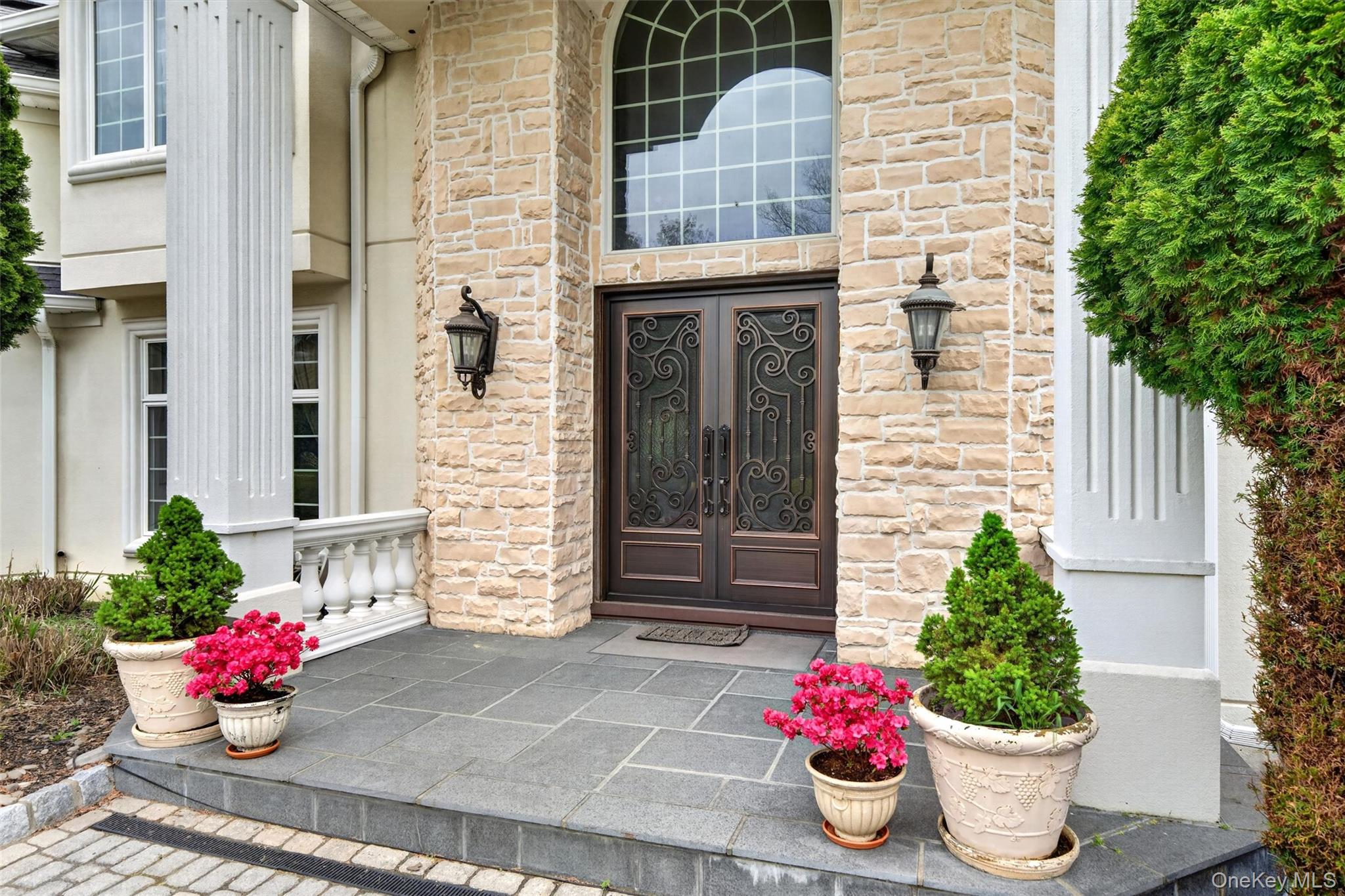23 Greenwich Avenue