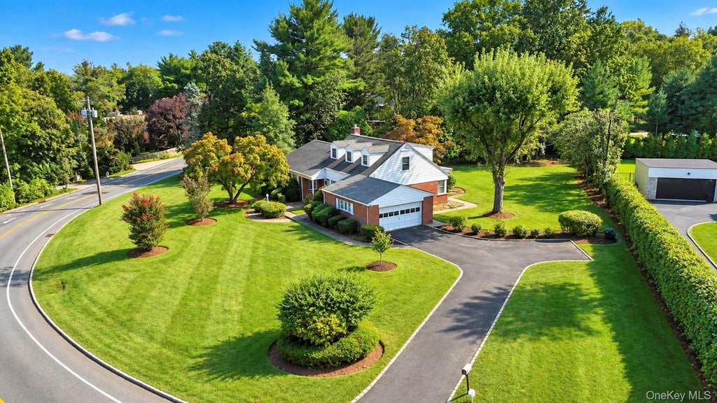 Photo of 517 E Shore Road, Great Neck, NY 11024 (MLS # 1055240)