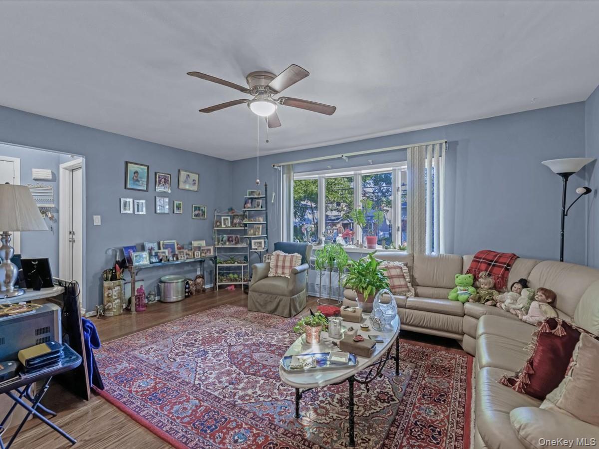 206 Hunnewell Avenue