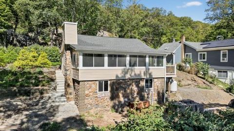 6 Deer Trail N Greenwood Lake NY 10925