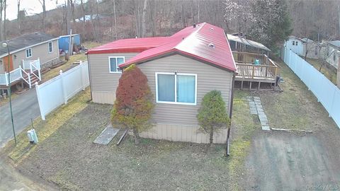 8 Essex Lane Fallsburg NY 12759