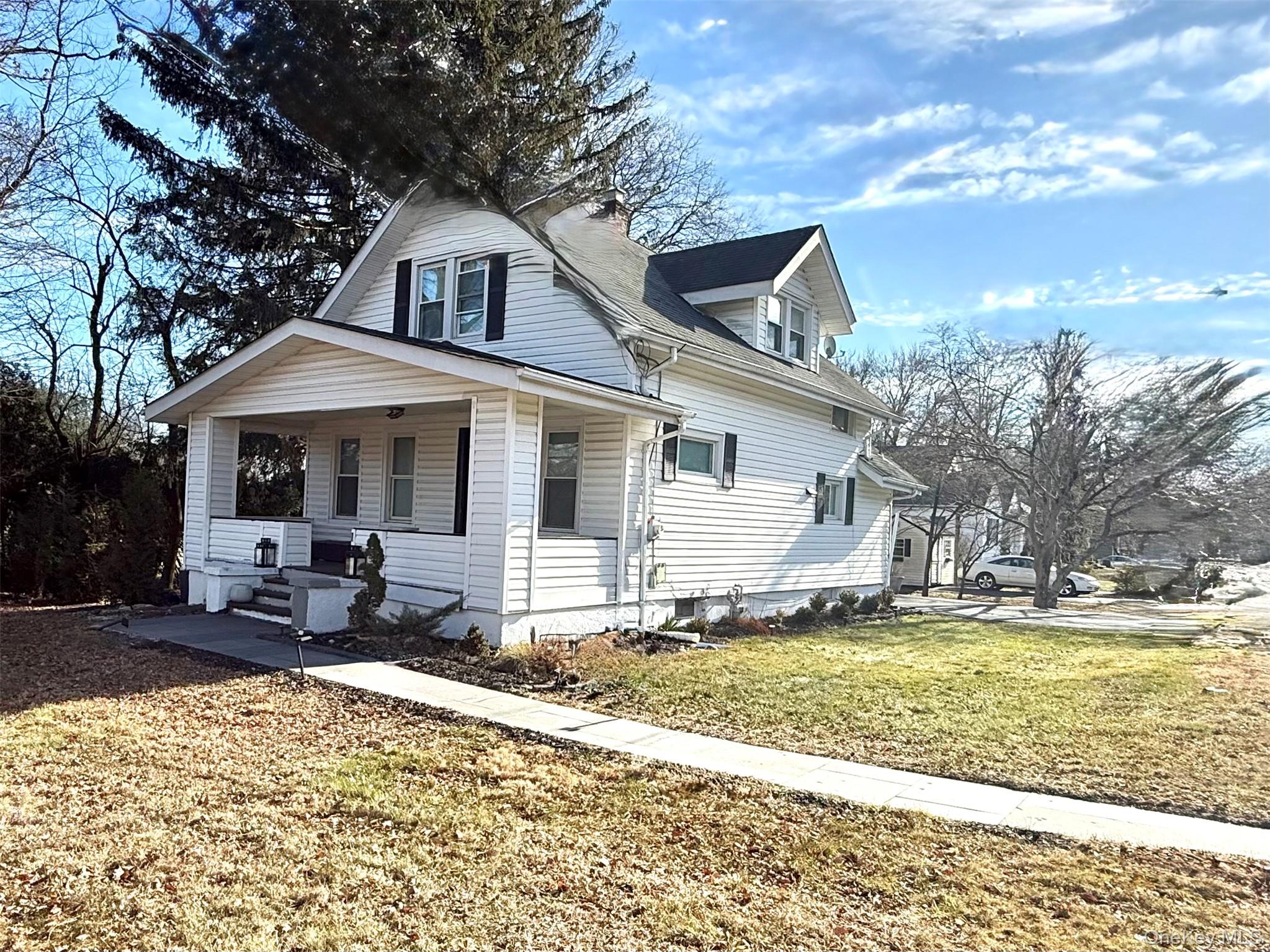 12 E Nauraushaun Avenue