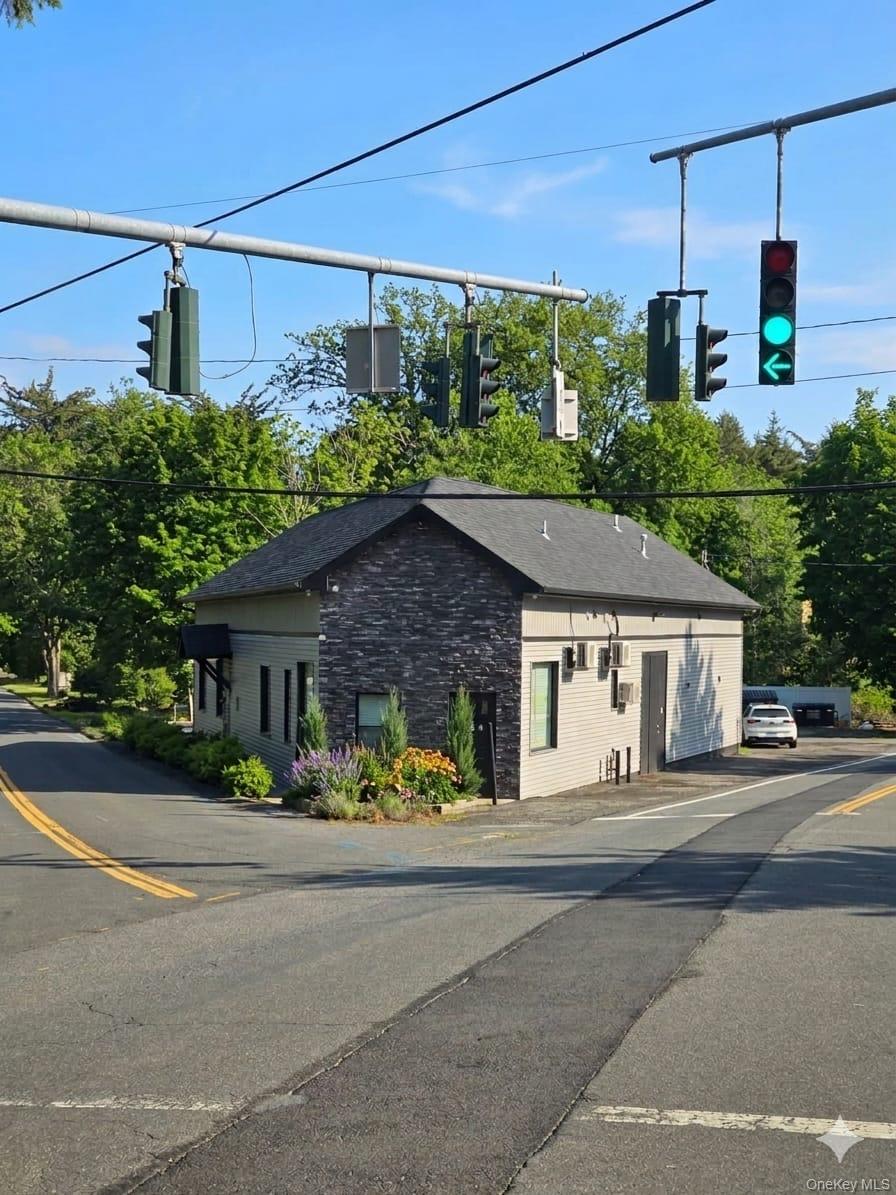 Photo 1 of 10 — 520 West Nyack Road 1, West Nyack, NY 10994
