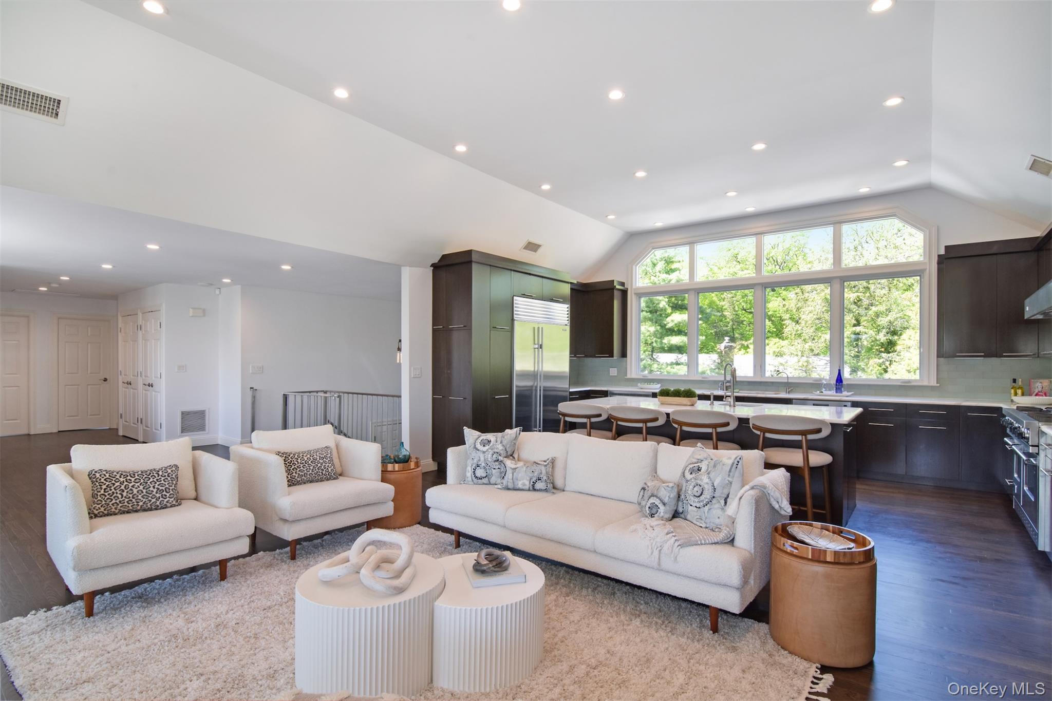 8 Shoreview Circle