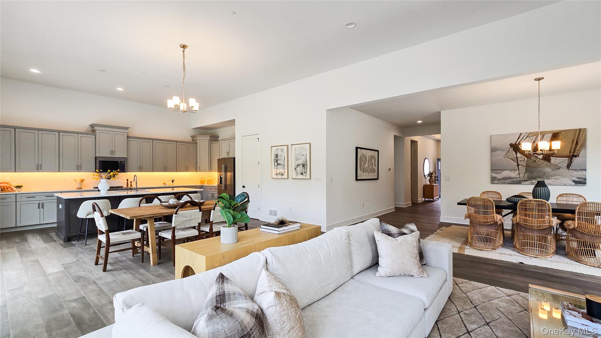 2077 Summit Loop 102