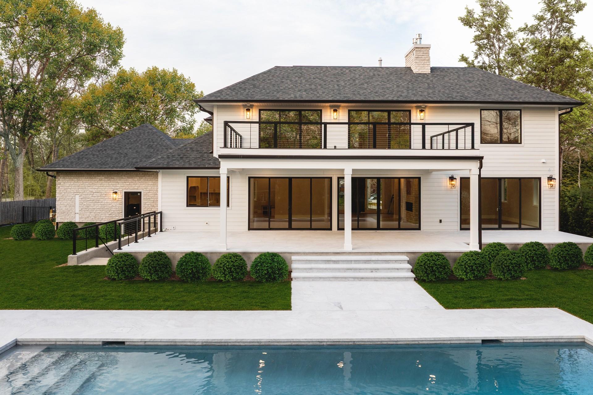 26 Pine Tree Road, Southampton, New York image 2