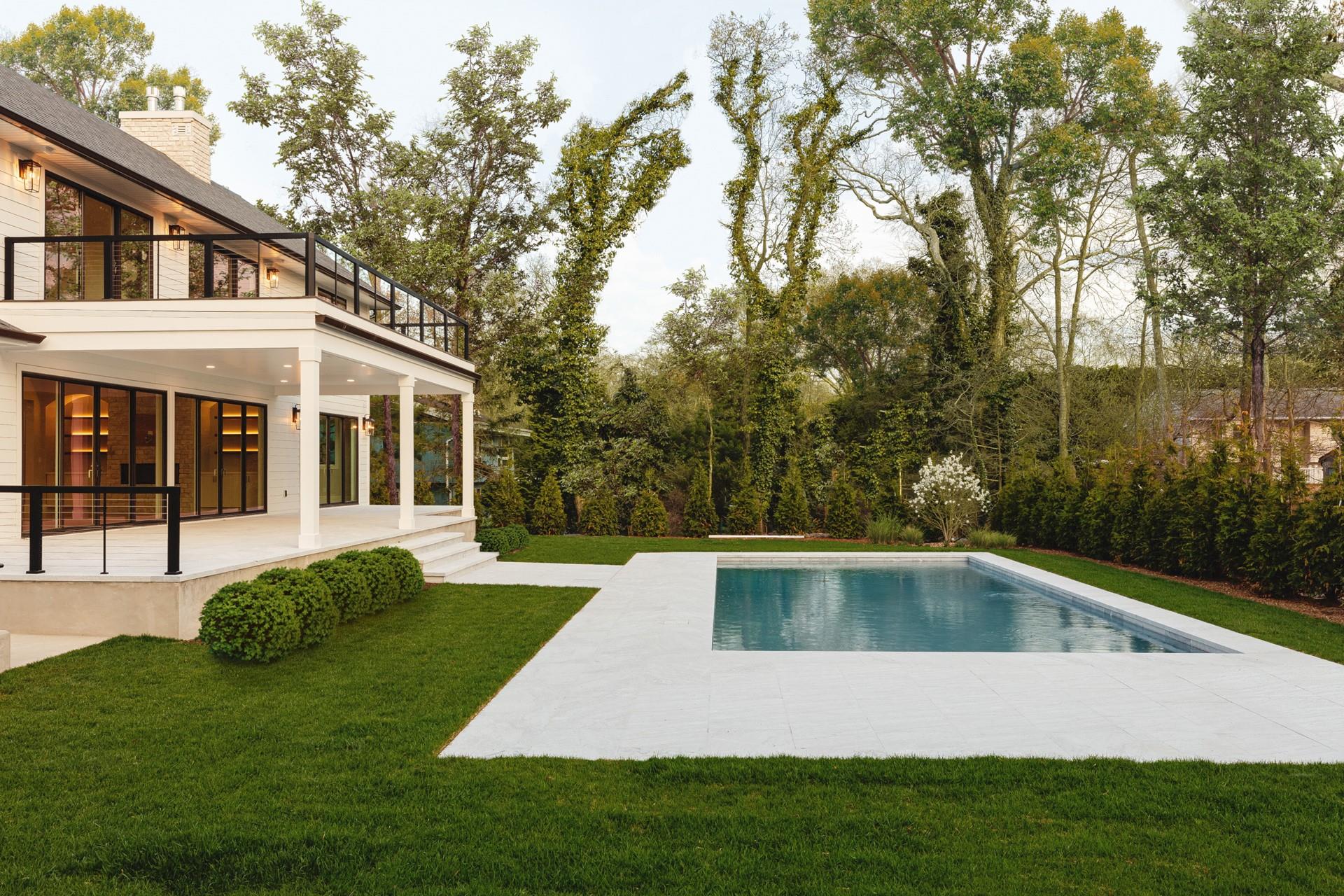 26 Pine Tree Road, Southampton, New York image 23
