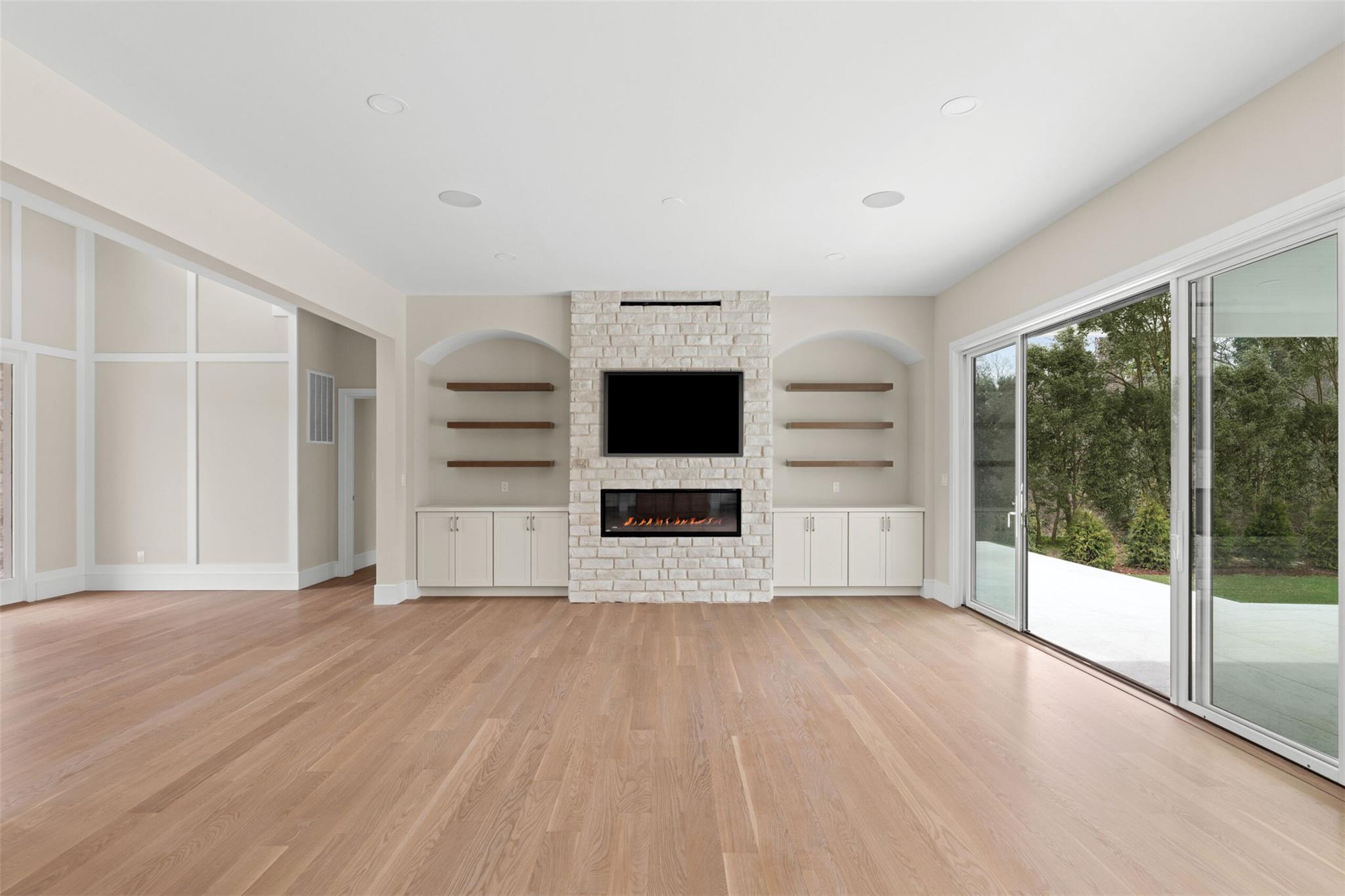 26 Pine Tree Road, Southampton, New York image 7