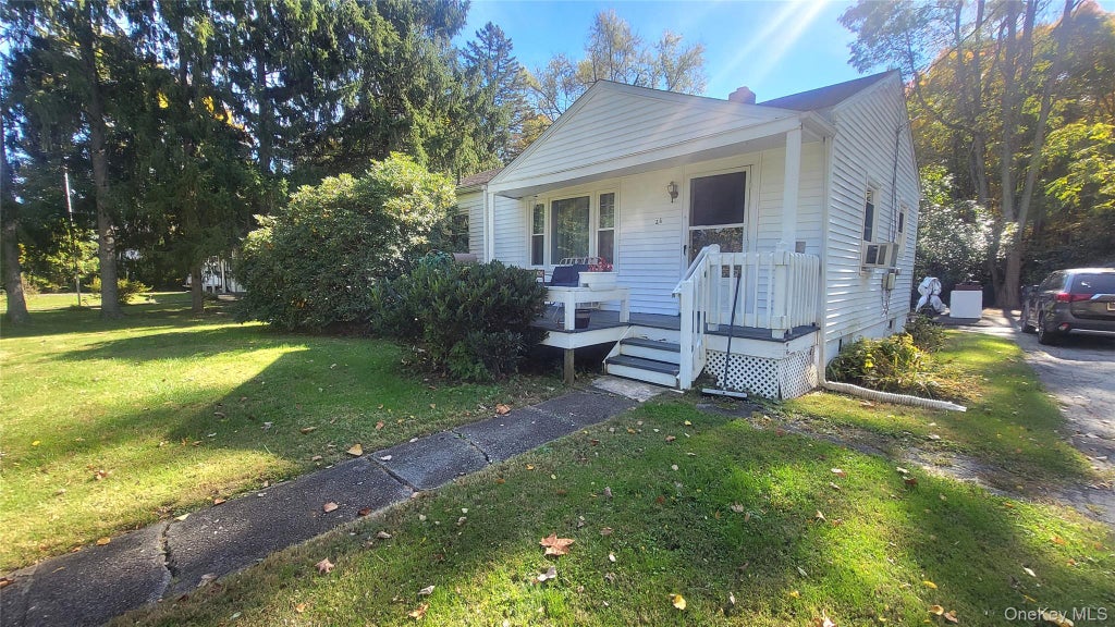 Photo of 26 Bahret Avenue, Poughkeepsie, NY 12601 (MLS # 1065049)