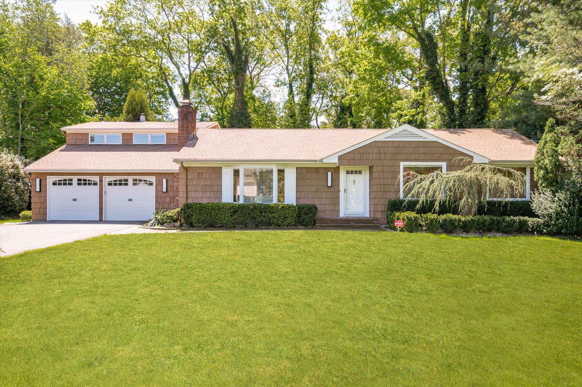 Homestead Path, Huntington, Hamptons, NY - 4 Bedrooms  
2 Bathrooms - 