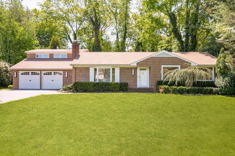12 Homestead Path Huntington NY 11743