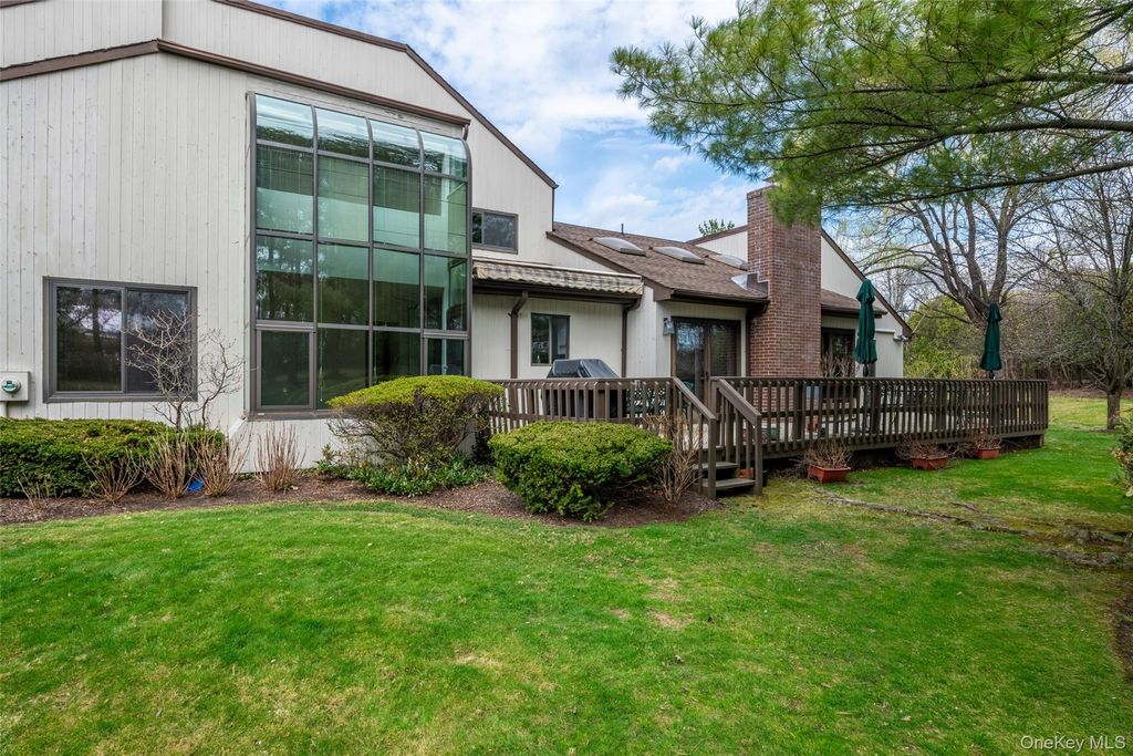 Photo of 7 Brookridge Road, New Rochelle, NY 10804 (MLS # 974311)