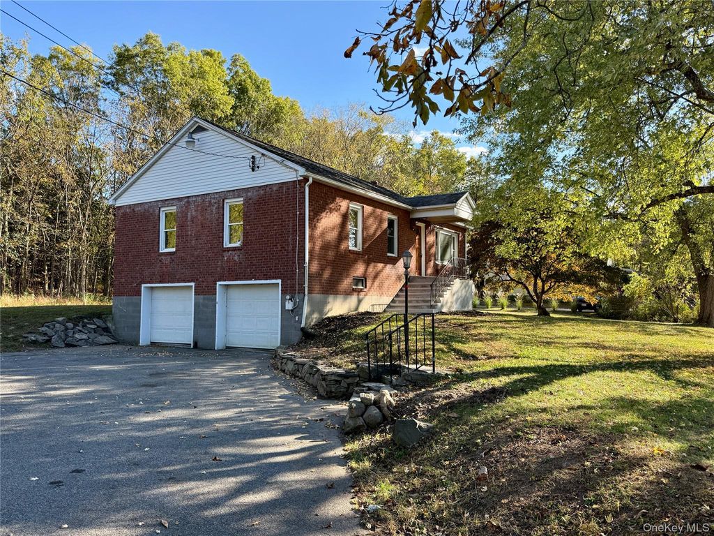 Photo of 190 State Route 32 N, New Paltz, NY 12561 (MLS # 923440)