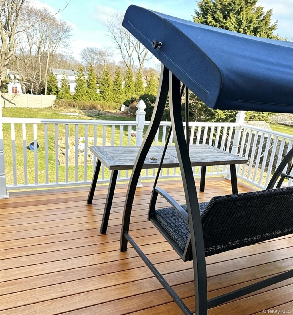 Photo of 249 Bayport Avenue, Bayport, NY 11705 (MLS # 984058)