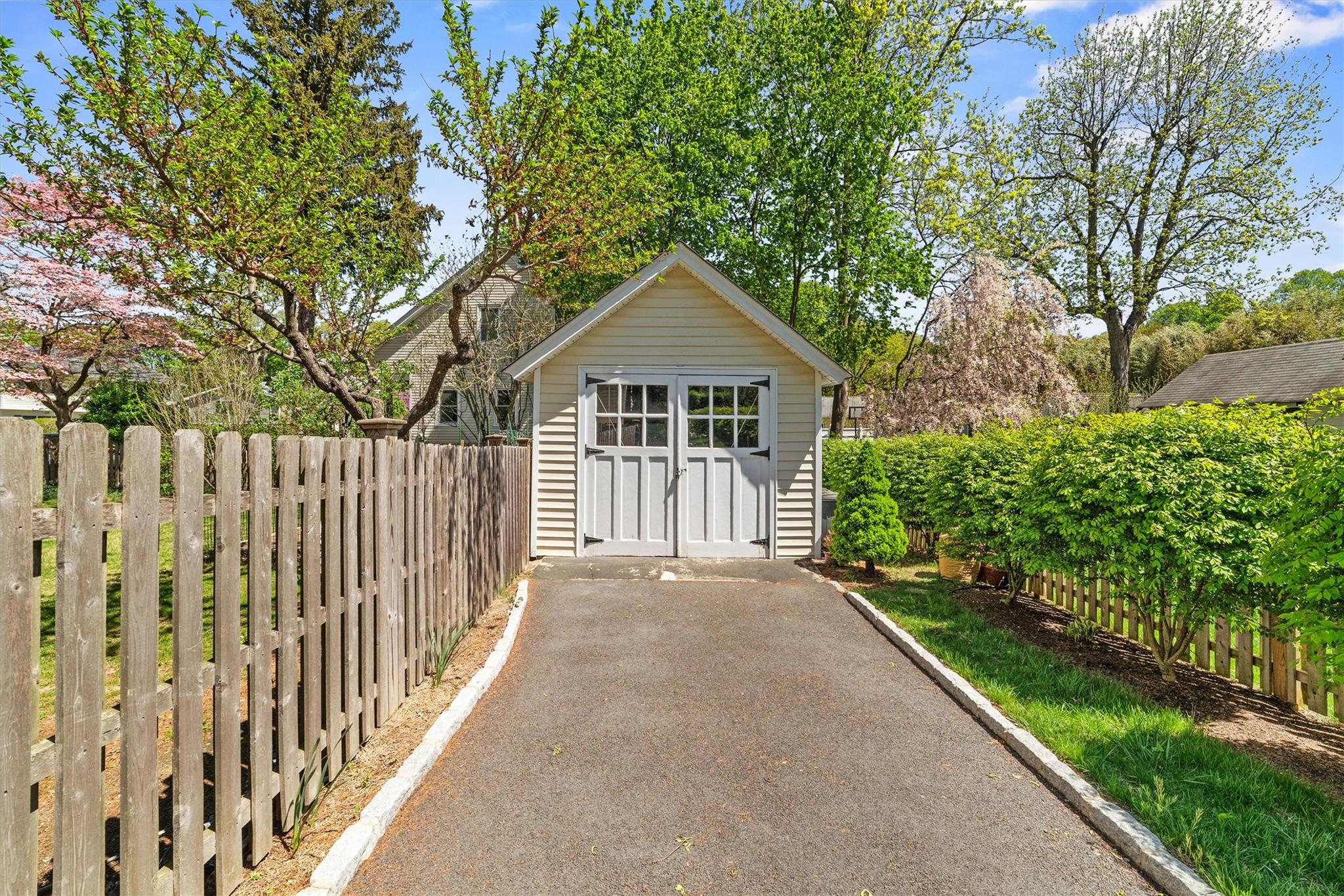 561 Ashford Avenue, Ardsley, New York image 23