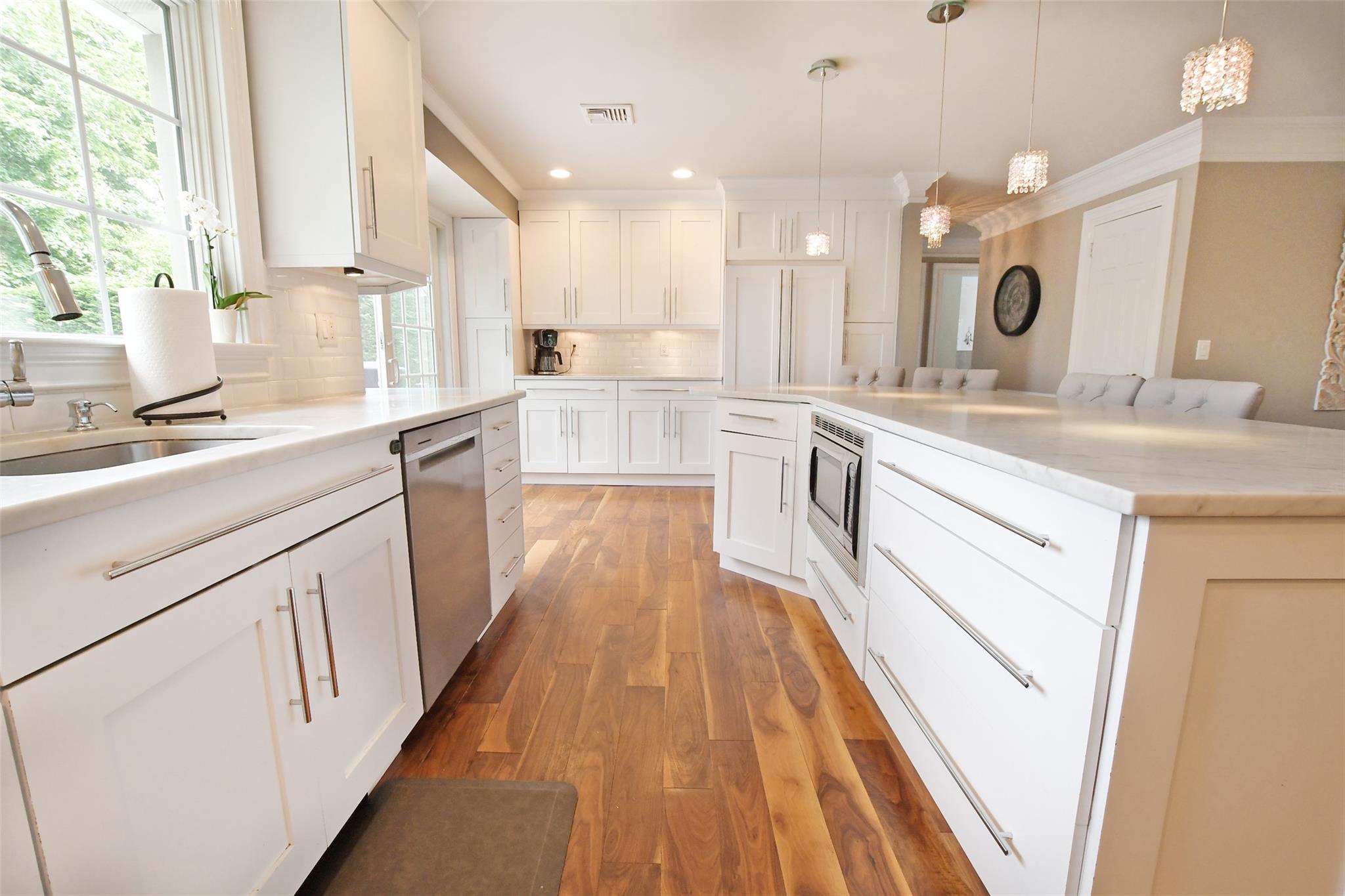 213 Glenwood Lane, Port Jefferson, New York image 16