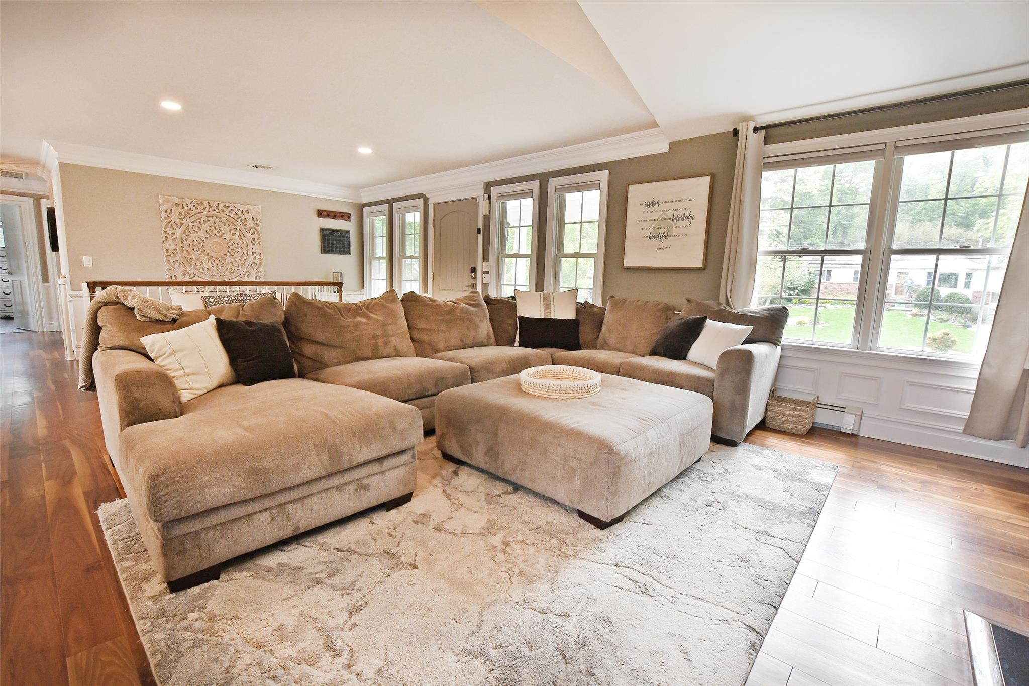 213 Glenwood Lane, Port Jefferson, New York image 10