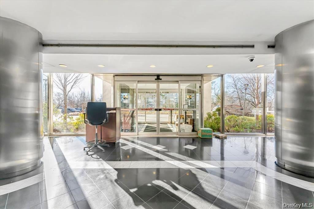 5900 Arlington Avenue 3X