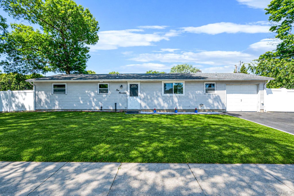 Photo of 100 Patchogue Holbrook Road, Ronkonkoma, NY 11779 (MLS # 1010848)