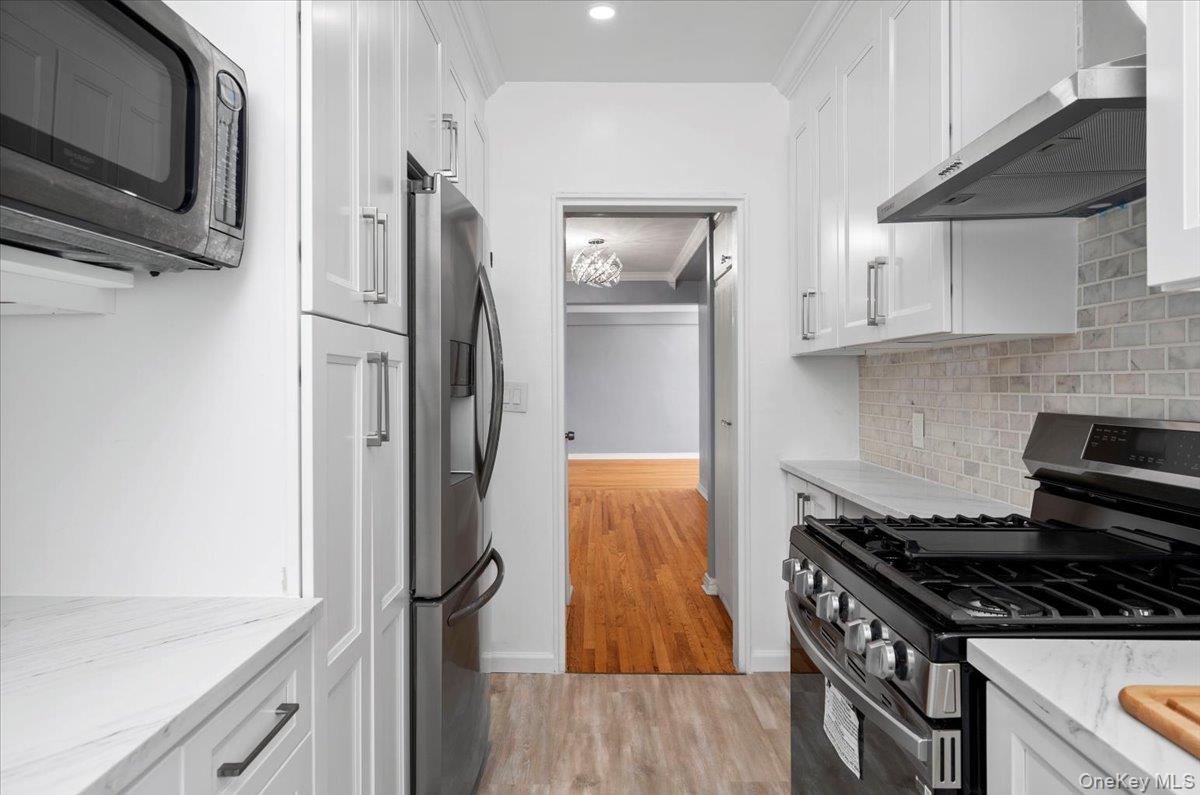 1111 Midland Avenue 6G