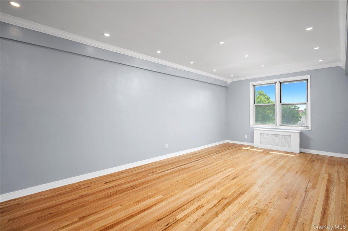 1111 Midland Avenue 6G