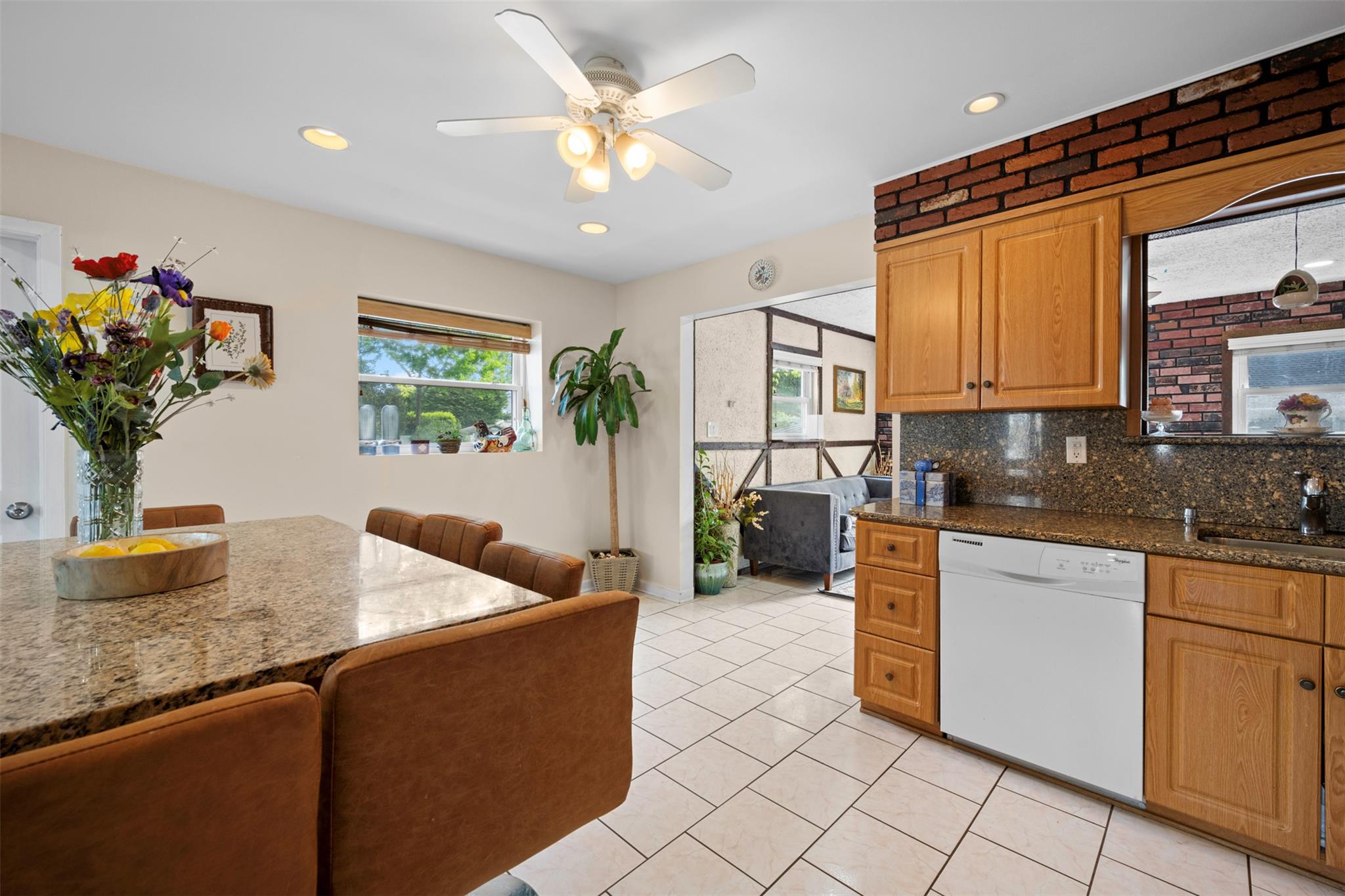 21 Westgate Road, Massapequa Park, New York image 5