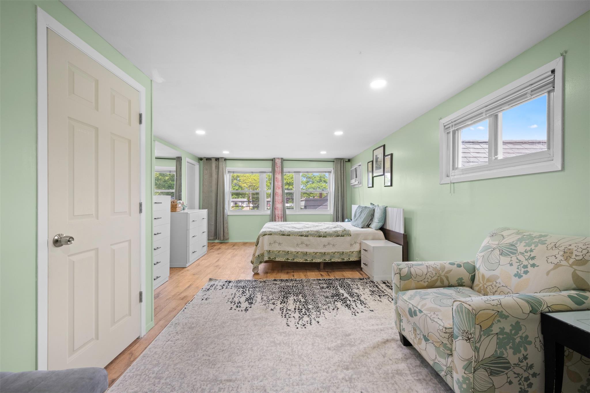 21 Westgate Road, Massapequa Park, New York image 8