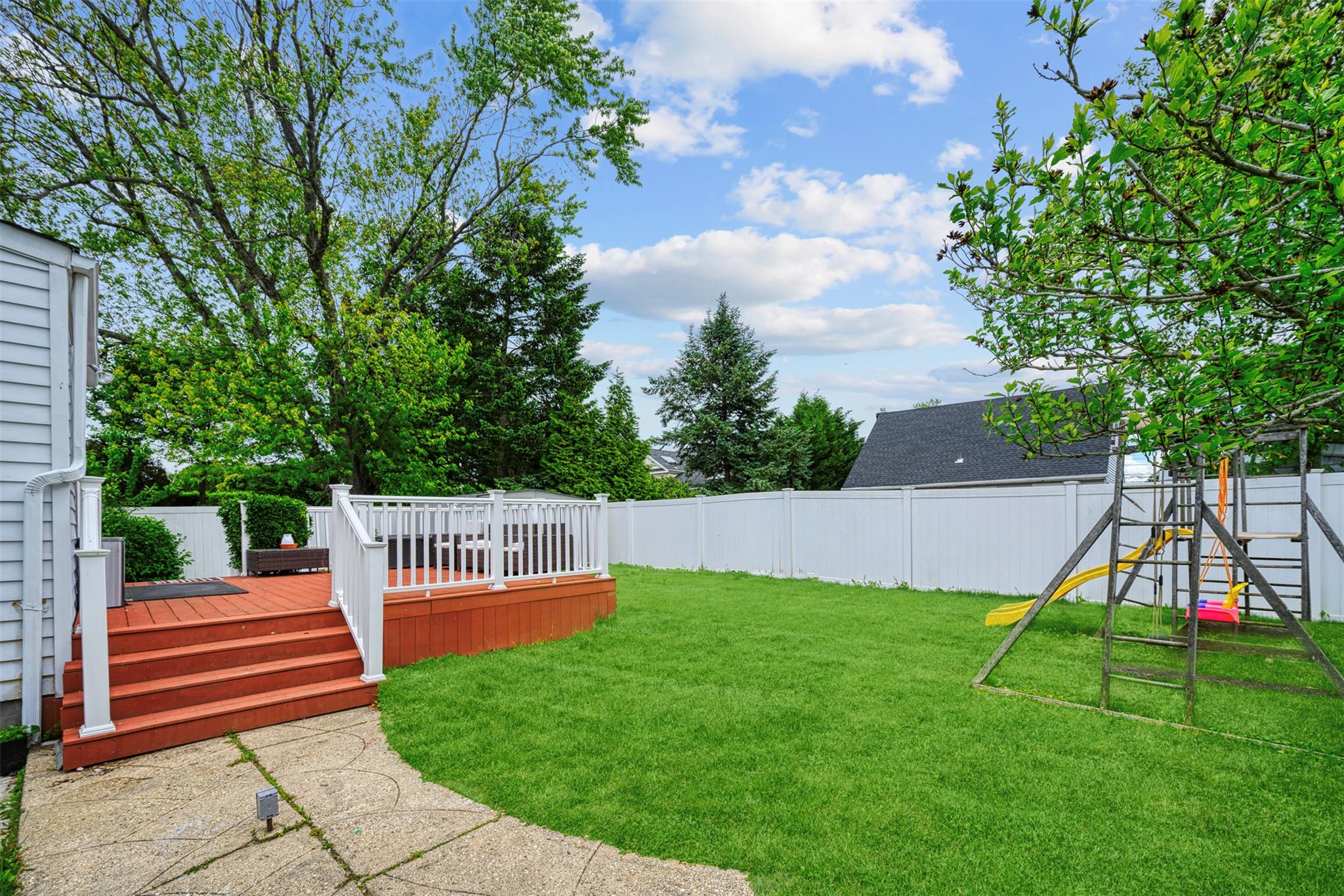 21 Westgate Road, Massapequa Park, New York image 32