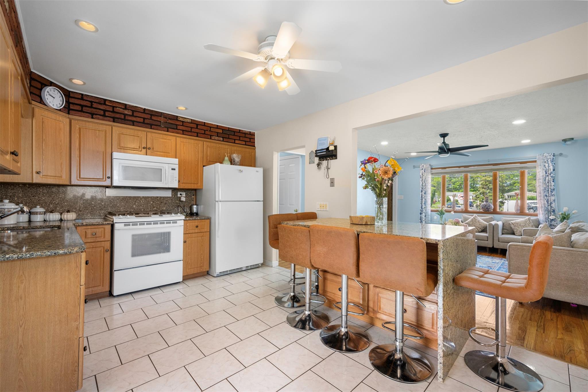 21 Westgate Road, Massapequa Park, New York image 4