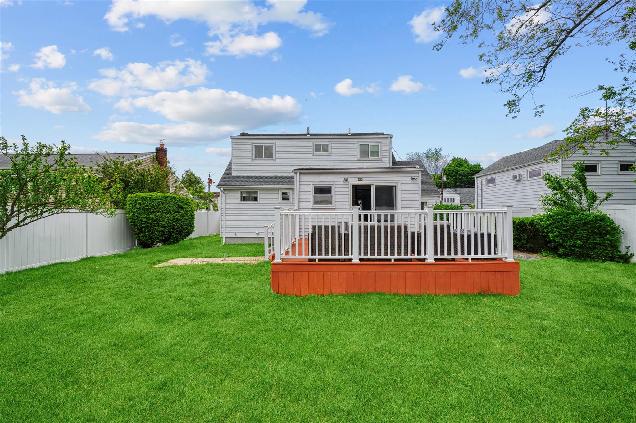 21 Westgate Road, Massapequa Park, New York image 34
