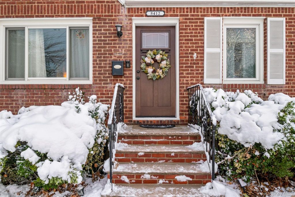 Photo of 8412 Cross Island Parkway Pkwy, Bellerose, NY 11426 (MLS # 943274)