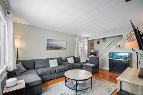 8412 Cross Island Parkway Pkwy, Bellerose, NY 11426 - MLS#: 943274