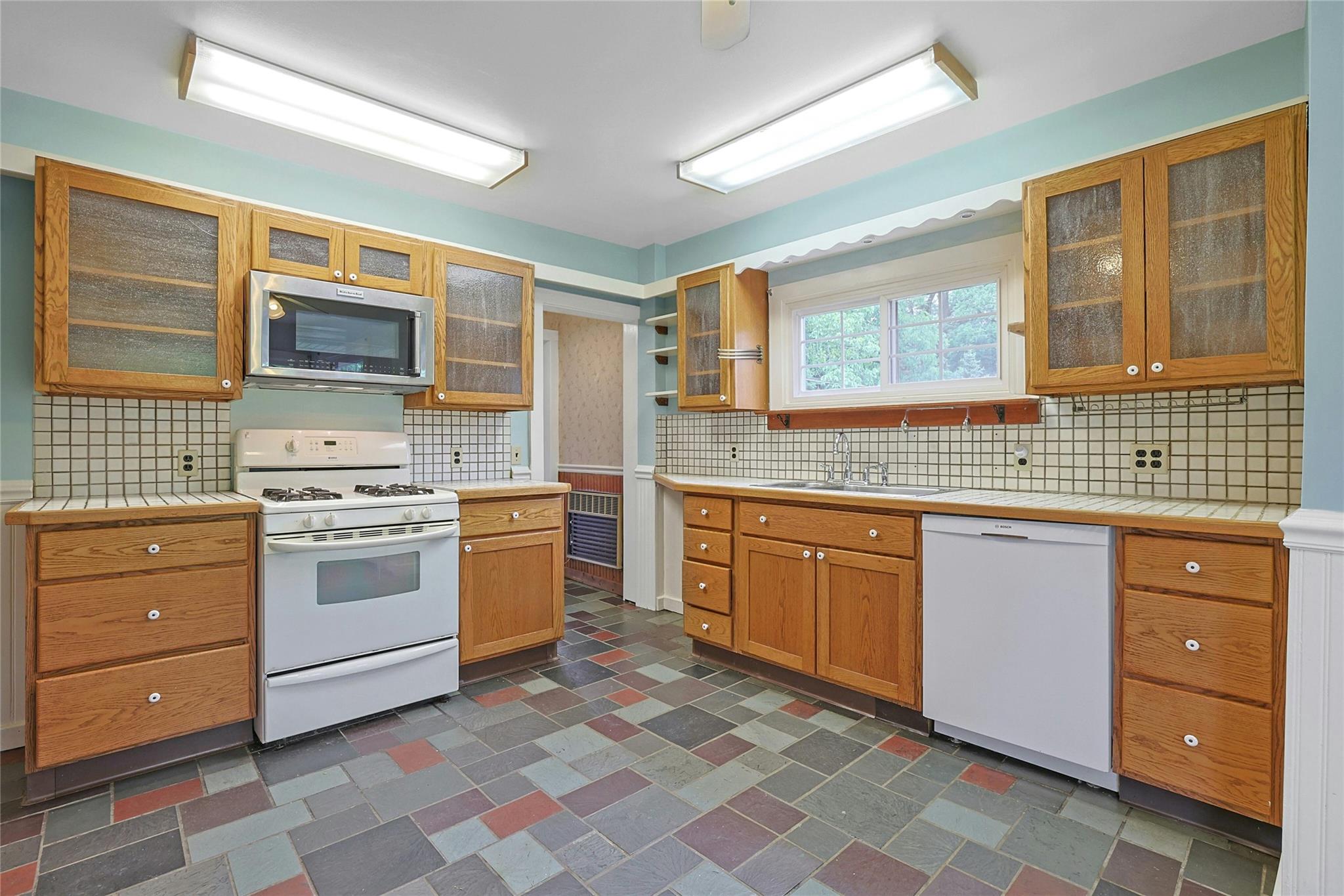375 Quaker Road, Chappaqua, New York image 18